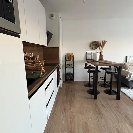 Apartment Le Des Coteaux, Free Parking & Free Wifi